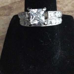 Wedding style ring set